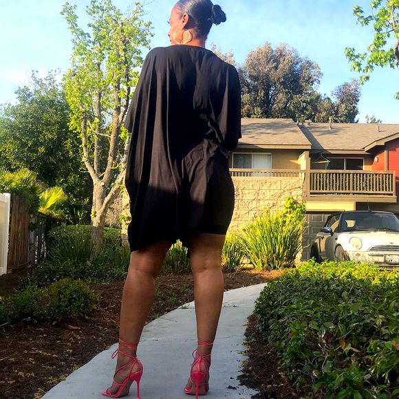 Oversized top and biker type short set - Picture 3 of 4